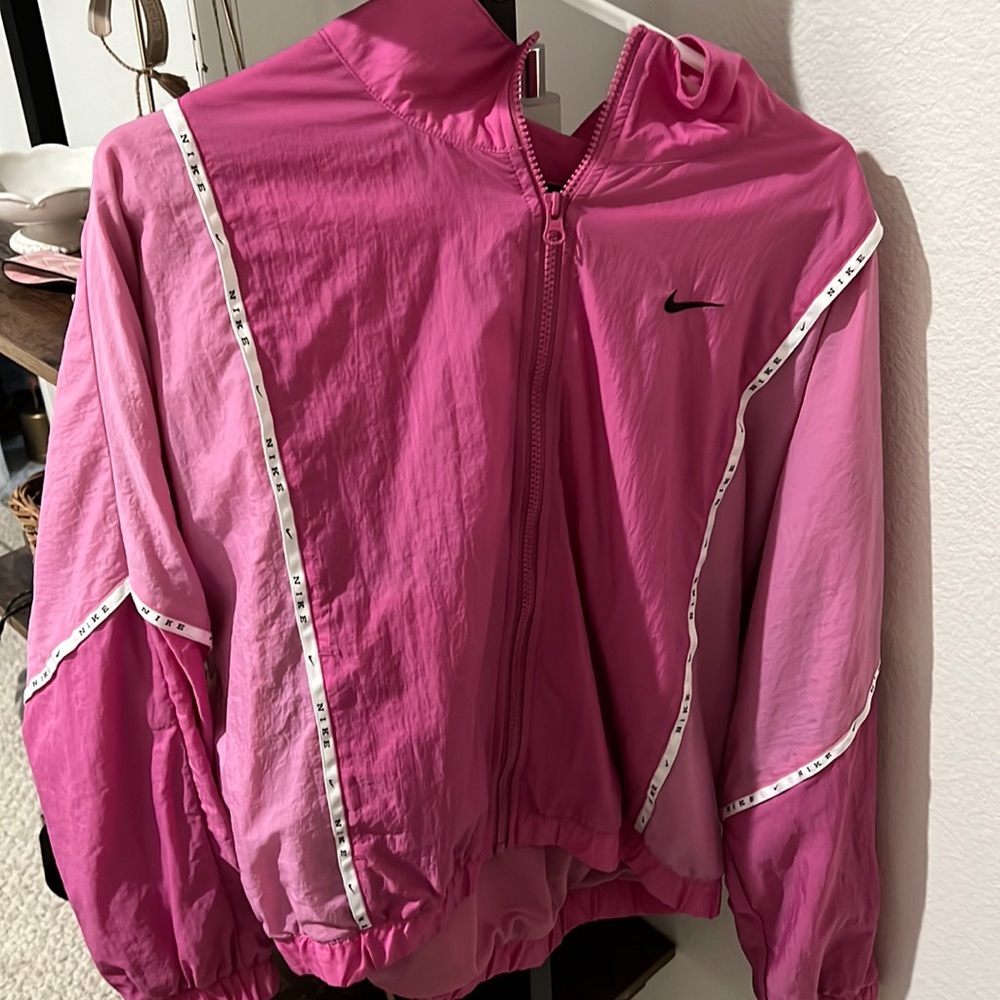 Nike pink woman’s windbreaker